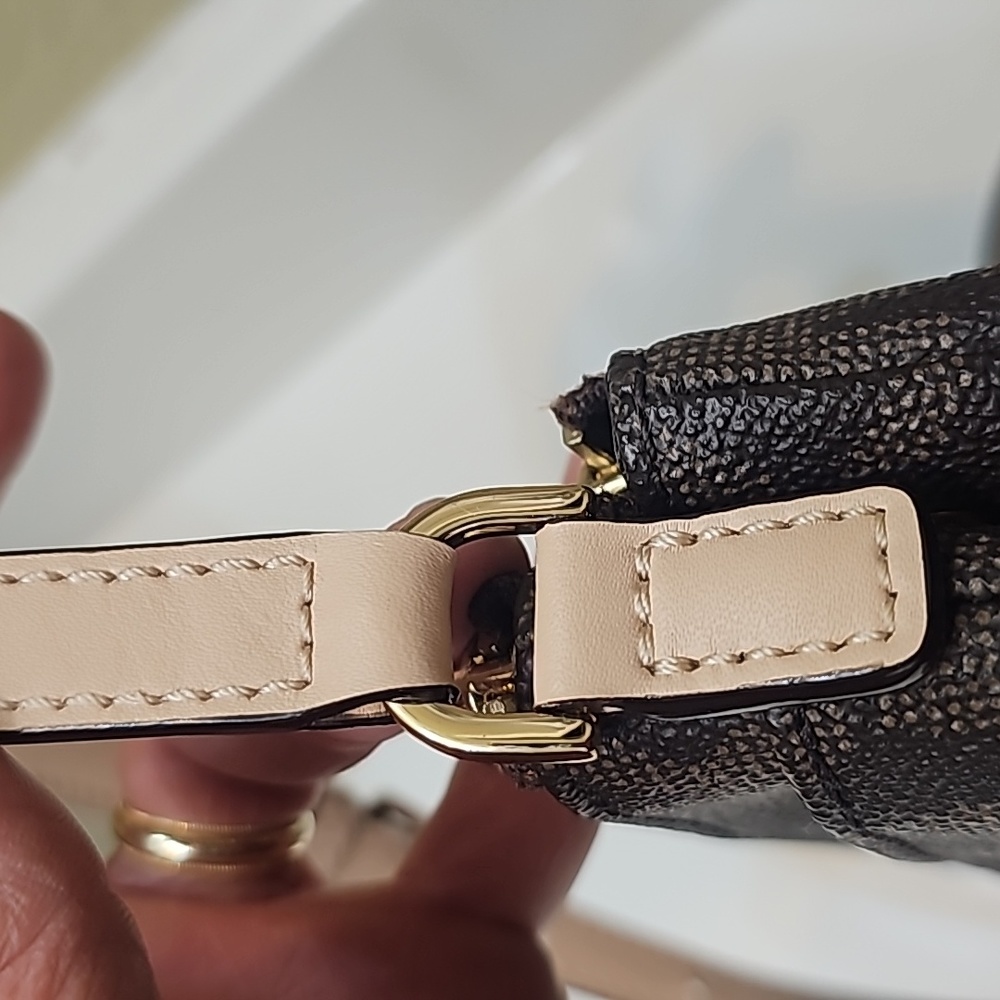 Small mk crossbody Bag - Picture 10 of 11